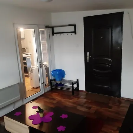 V Sukromi Dolne Plachtince