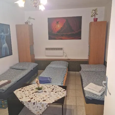 V Sukromi * Dolne Plachtince