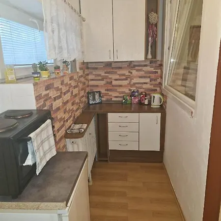 V Sukromi Dolne Plachtince