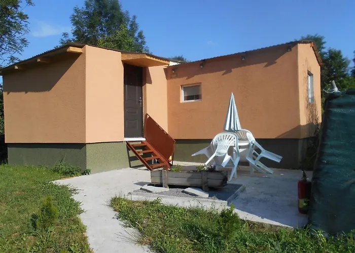 V Sukromi Dolne Plachtince