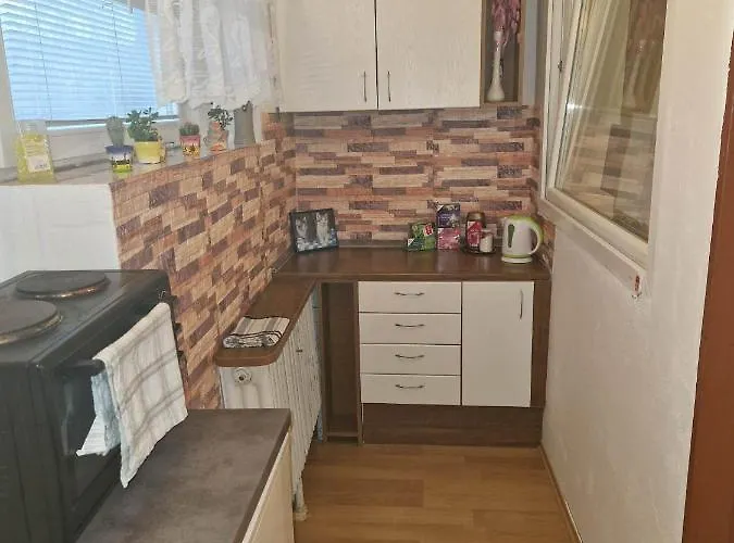 V Sukromi Dolne Plachtince